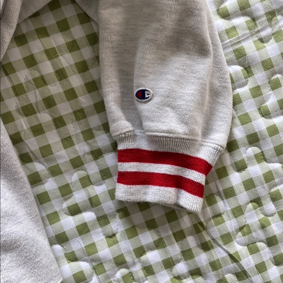 Light gray university of Utah V-neck cropped pullover - Picture 3 of 5